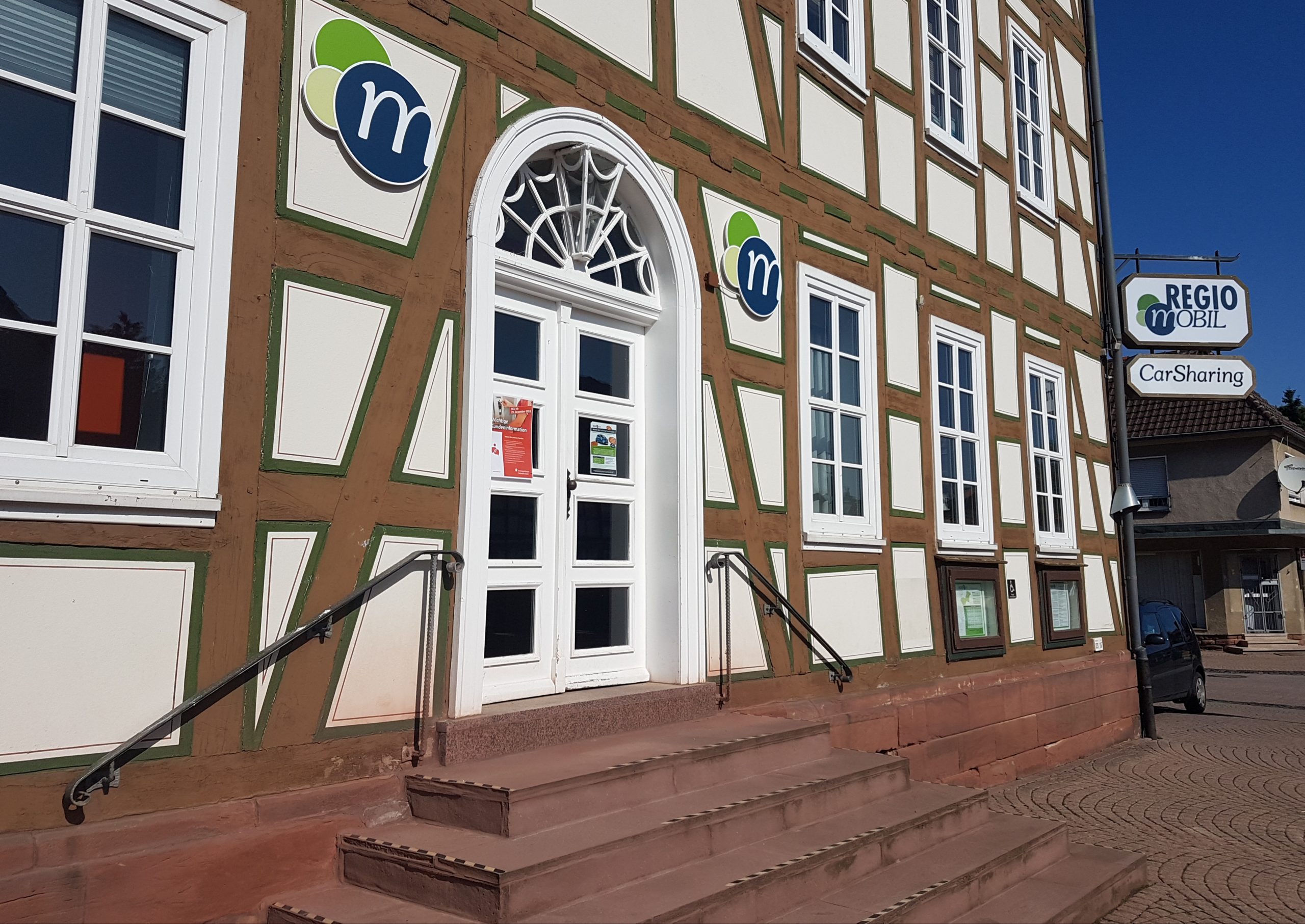 Beschilderung Außenfassade